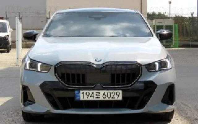 수원중고자동차시세 5시리즈 (G60) 530i xDrive 매물 사진 4 - 2024/02 41,588km